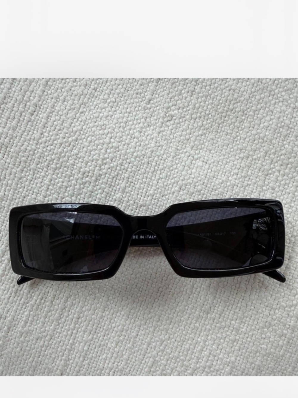 CHANEL - Picture 3 of 8